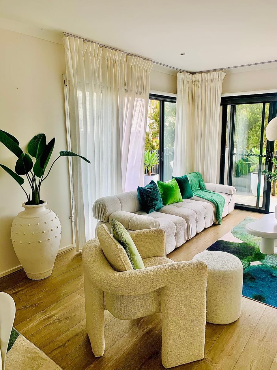 Position Perfection- Mornington House in Mornington