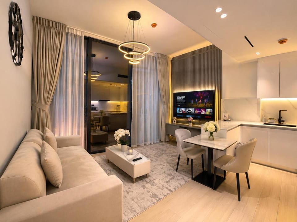 RBE Vacation Homes-Enjoy Marina View- Binghatti Corner Apartment in Dubai