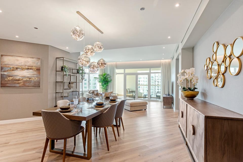 Sophisticated 3 Bed Palm Jumeirah w Beach Access Apartment in Dubai