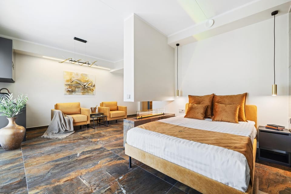 Bed, Living room, Photo of the whole room, Seating area, Bedroom