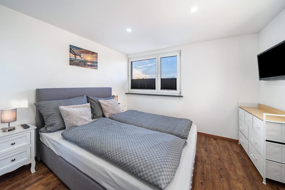 Living room, Bedroom