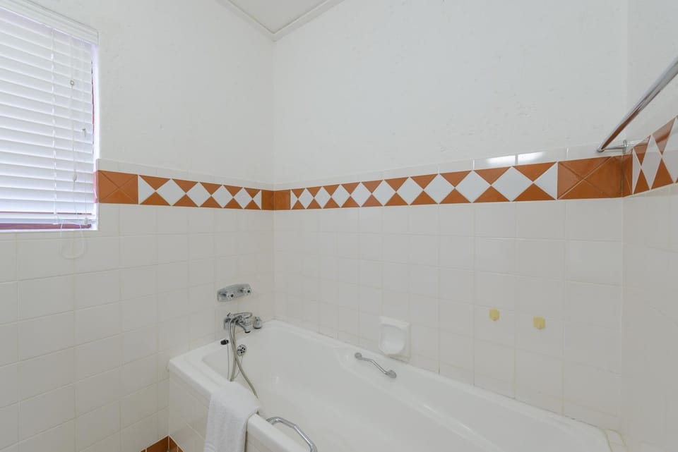 Bathroom, Bath