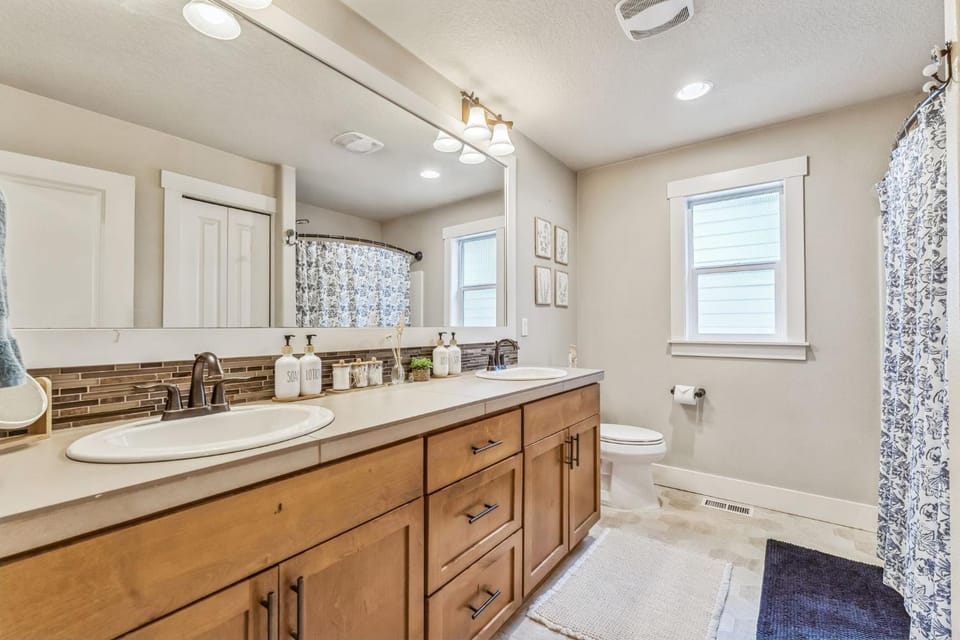 Toilet, Bathroom