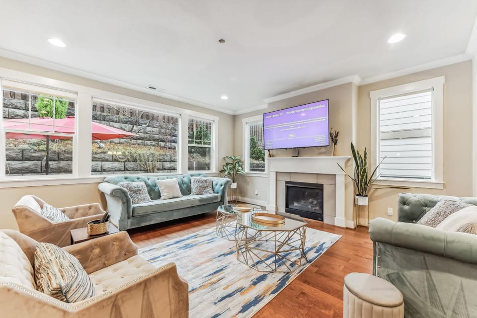 TV and multimedia, Living room, Seating area