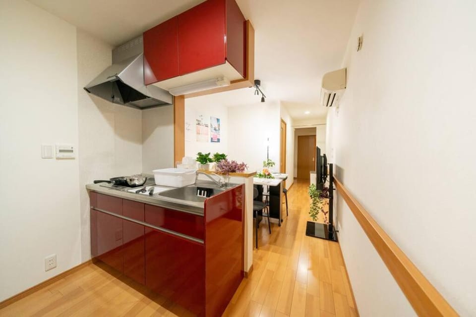Seibu Shinjuku Station 2 min walk Shin-Okubo Station 6 min walk,4 people can stay ISJ35 Apartment in Shinjuku