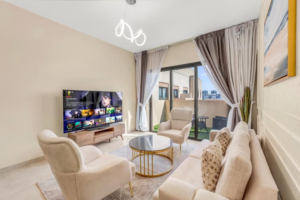 Communal lounge/ TV room, TV and multimedia, Living room, Seating area, Evening entertainment