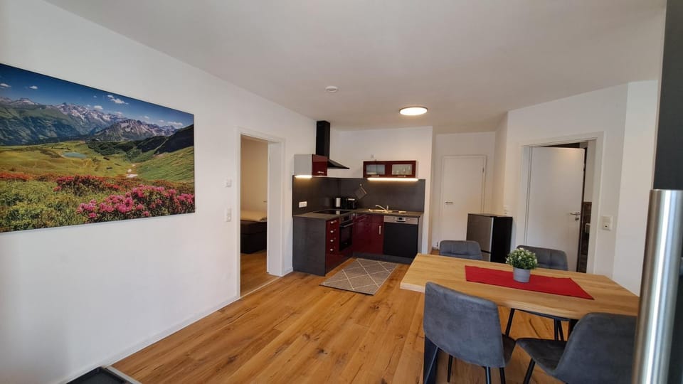 Kitchen or kitchenette, Dining area, oven, pet friendly, stove