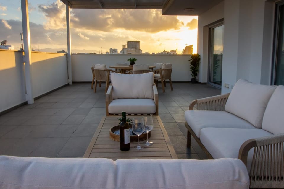 View (from property/room), Balcony/Terrace, Living room, Seating area, Dining area