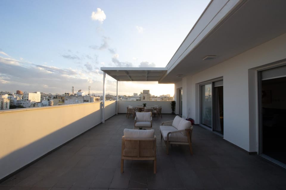 View (from property/room), Balcony/Terrace, Living room, Seating area