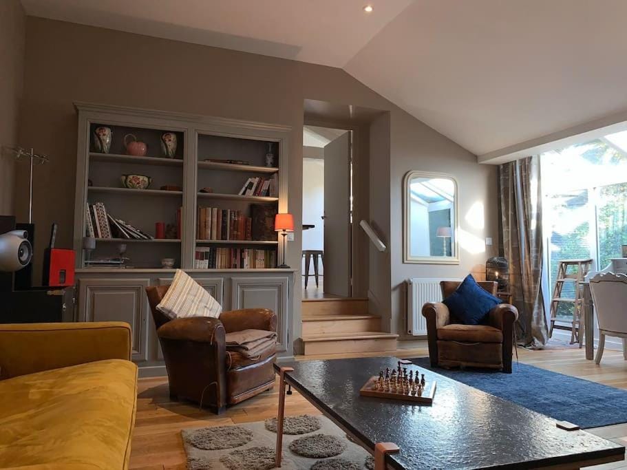 People, Library, TV and multimedia, Living room