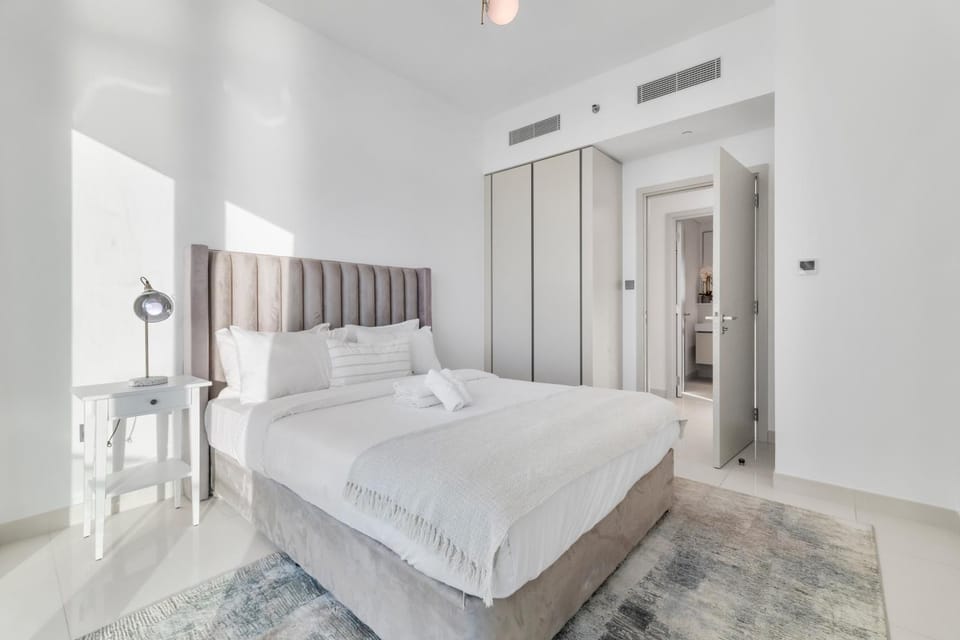Private Beach Resort - 2 BR Full Palm View Apartment in Dubai