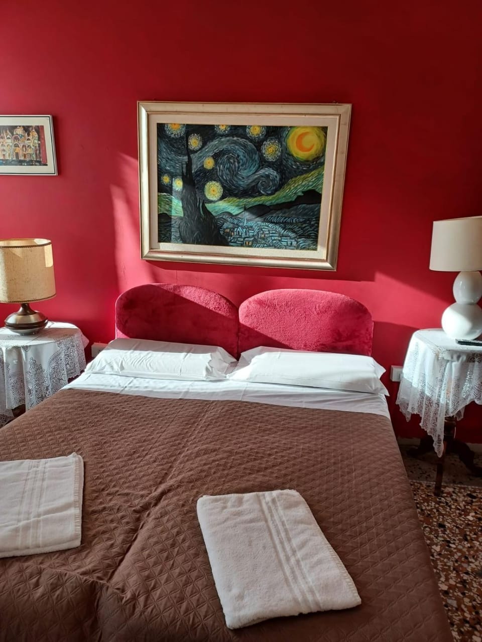 Bed, Photo of the whole room