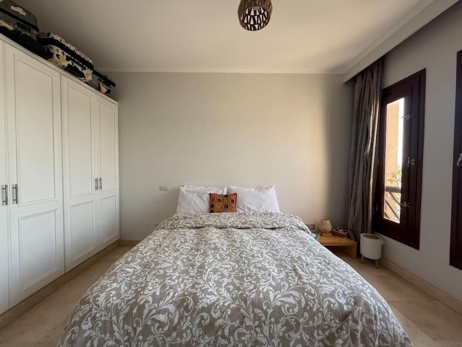 The Charming Beachfront Retreat in Fanadir Apartment in Hurghada