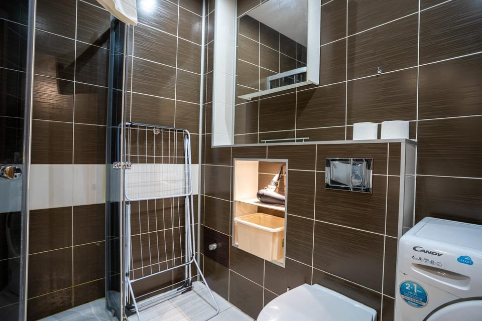 Shower, Toilet, Bathroom