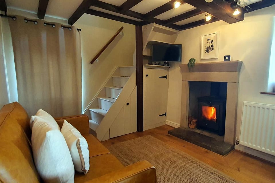 Living room, Dining area, fireplace