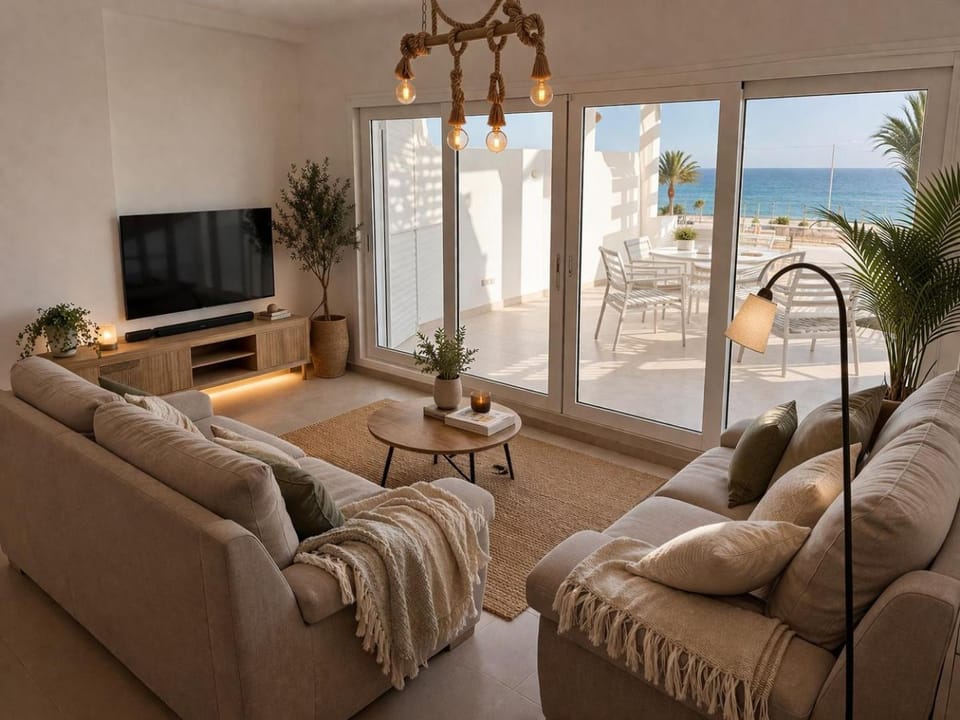 TV and multimedia, Living room, Seating area, Evening entertainment, Sea view