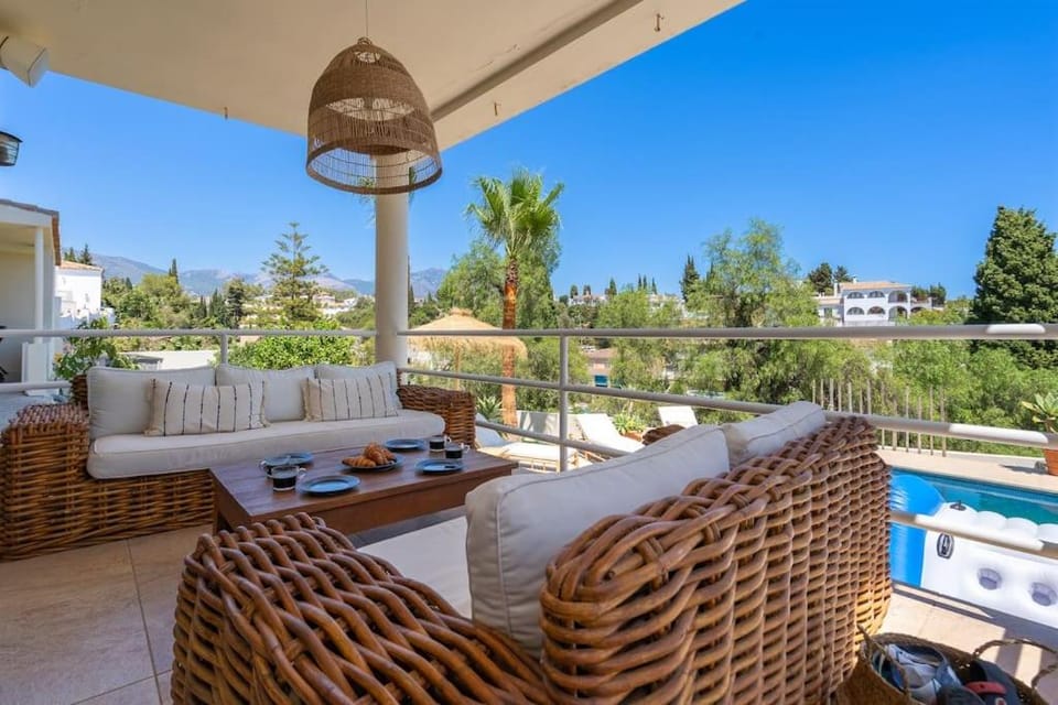 Luxurious Villa Casa Feliz - Campo de Mijas Villa in Costa del Sol
