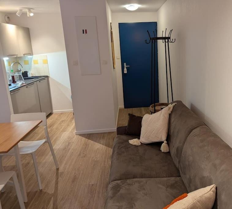Kitchen or kitchenette, Living room