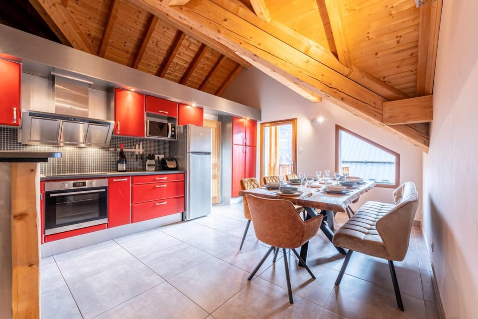 Property building, Kitchen or kitchenette, Living room