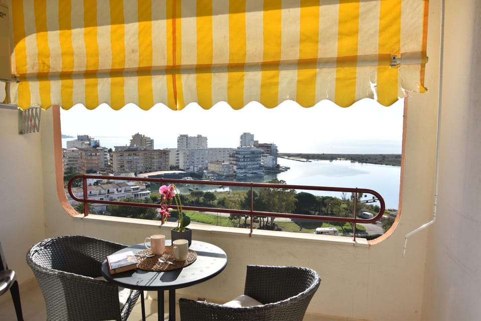 Balcony/Terrace, Garden view