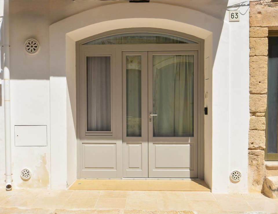Facade/entrance, Day