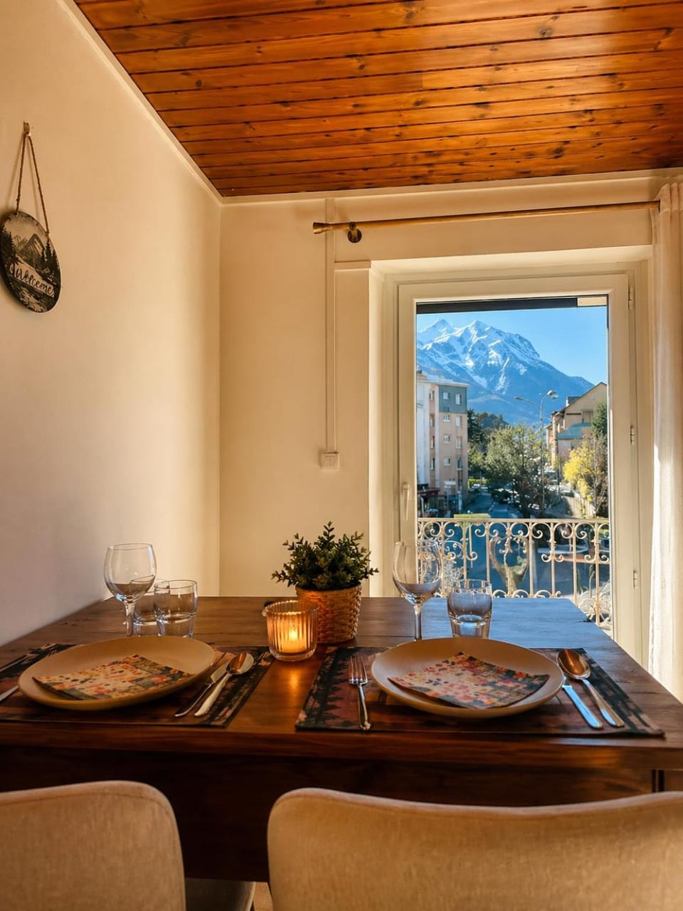 Le Flocon, Appartement cosy rénové, Prorel à pied, Balcon & parking Apartment in Briançon