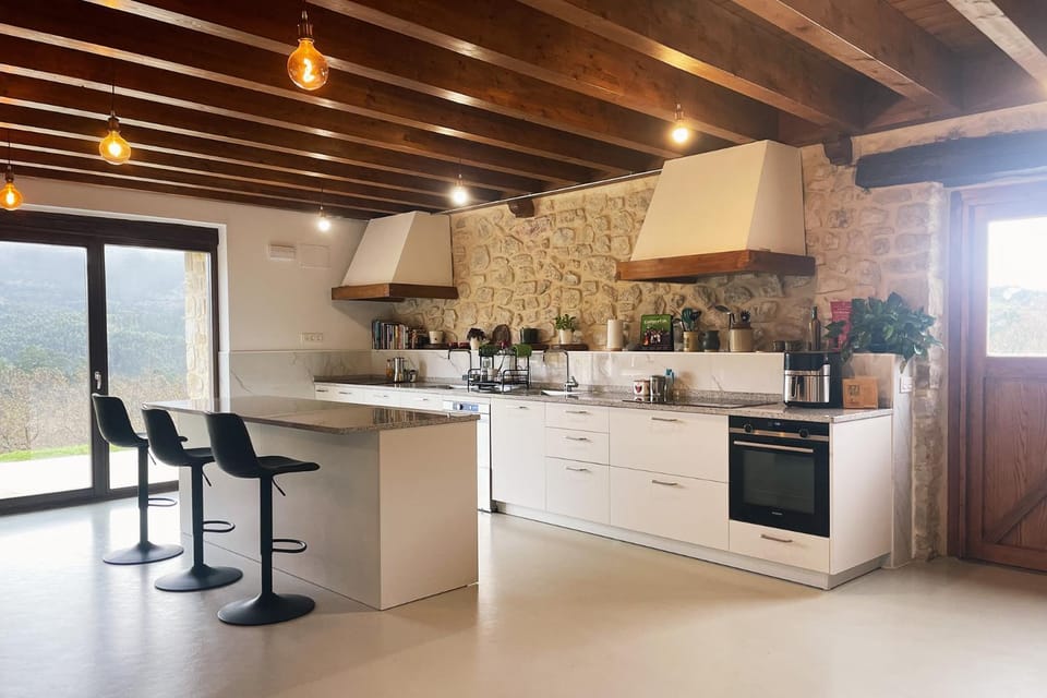 Communal kitchen, kitchen, kitchen