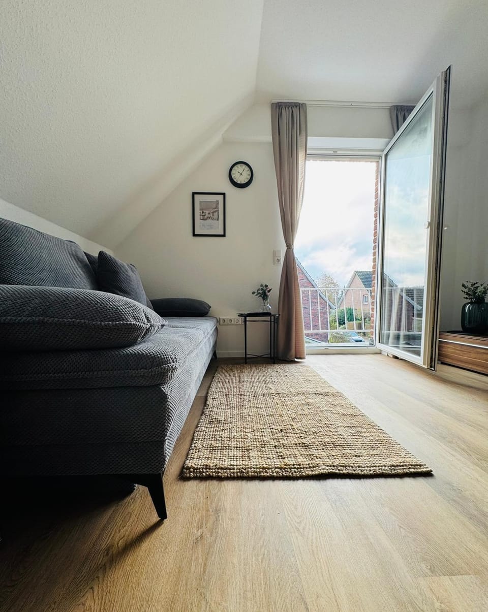 Living room, Photo of the whole room, Seating area