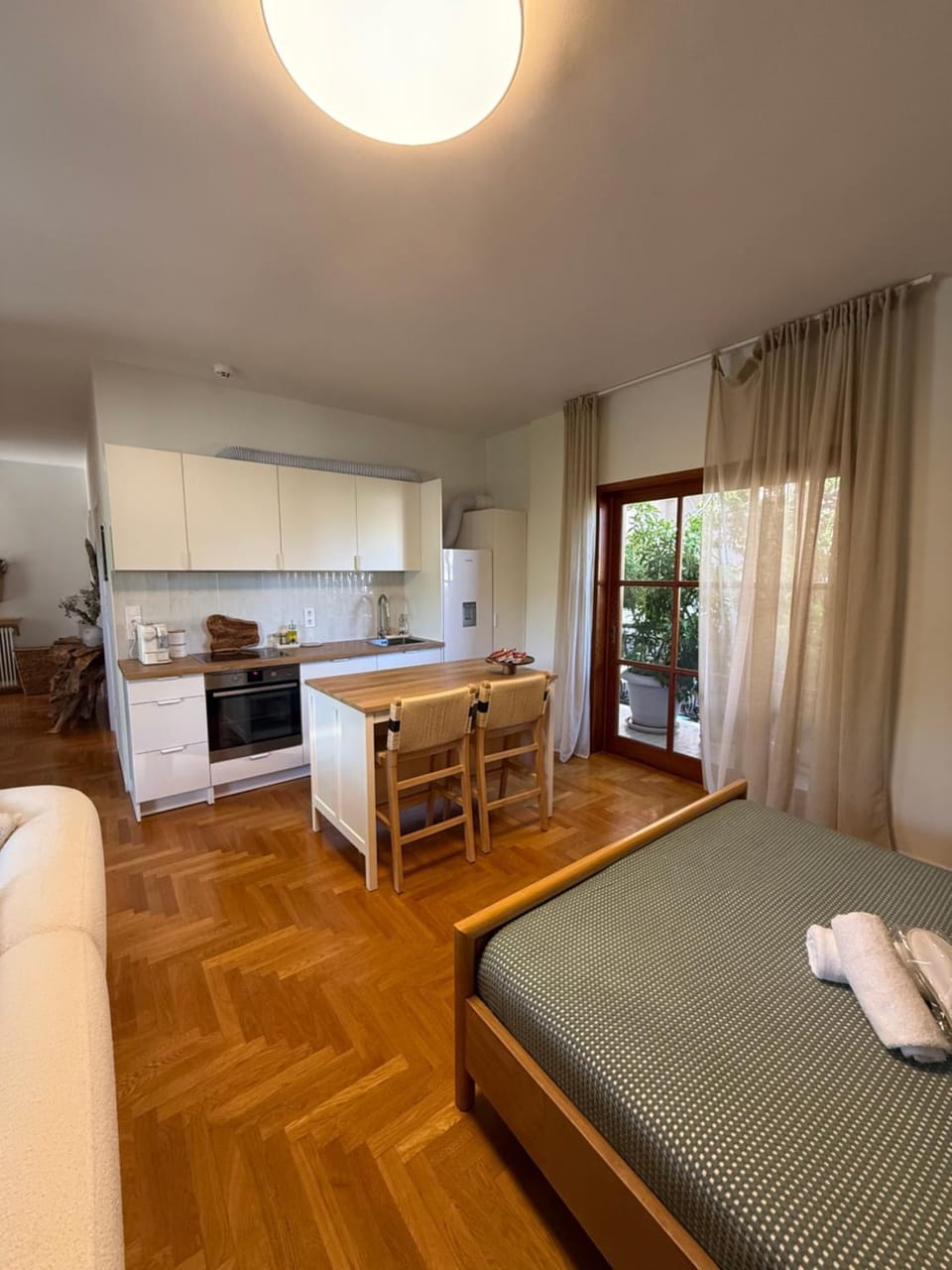 Kitchen or kitchenette, Bedroom