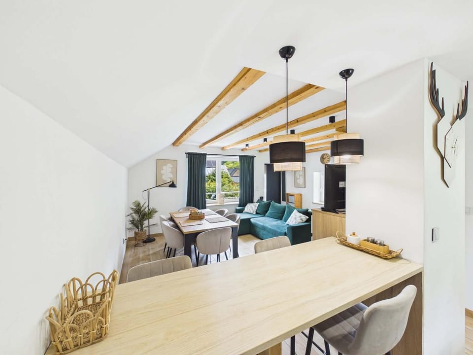 Kitchen or kitchenette, Living room