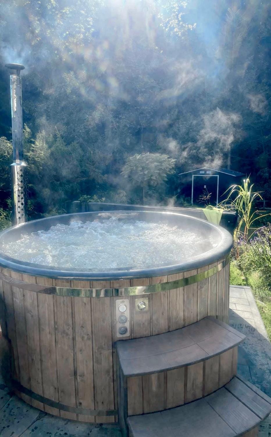 Day, Hot Tub