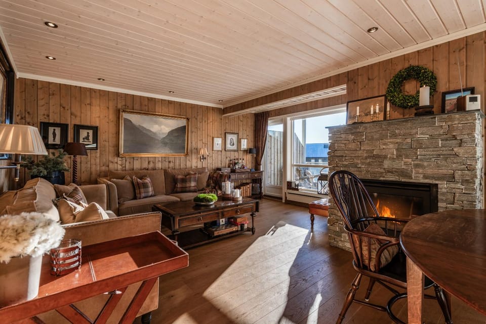 Living room, Seating area, fireplace