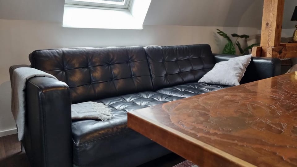 Exclusives Loft mit Klimaanlage, Parkplatz, Netflix, Disney, Wallbox, Dominos Pizza, Bahnhof Falkensee 5min - Berlin Hbf 23min Apartment in Saxony-Anhalt, Germany