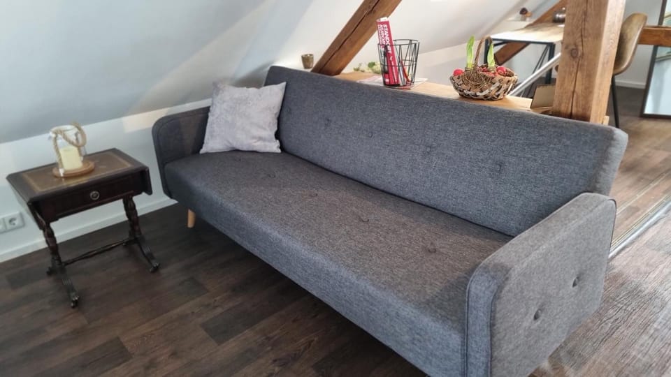 Exclusives Loft mit Klimaanlage, Parkplatz, Netflix, Disney, Wallbox, Dominos Pizza, Bahnhof Falkensee 5min - Berlin Hbf 23min Apartment in Saxony-Anhalt, Germany