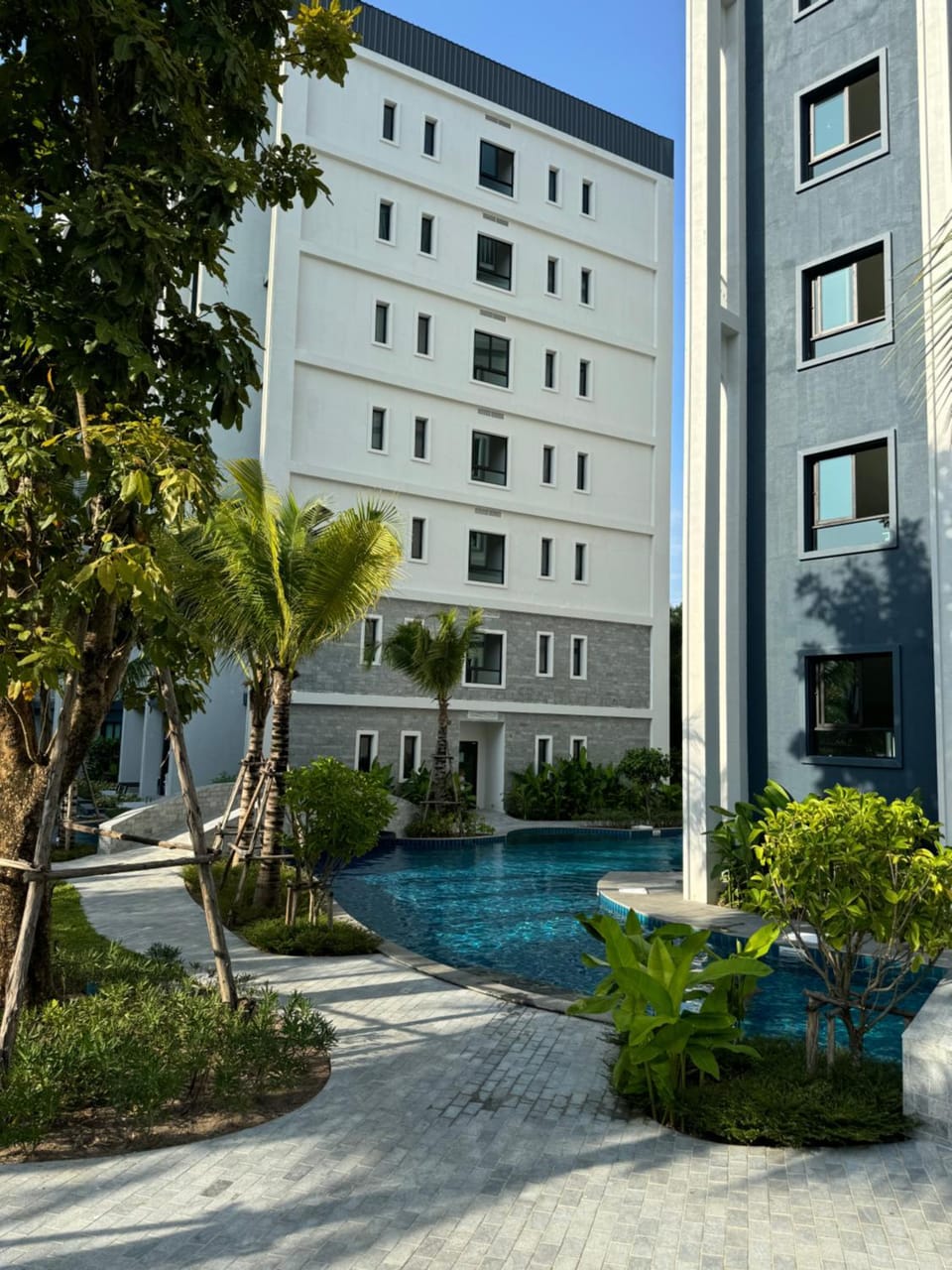 Property building, Swimming pool