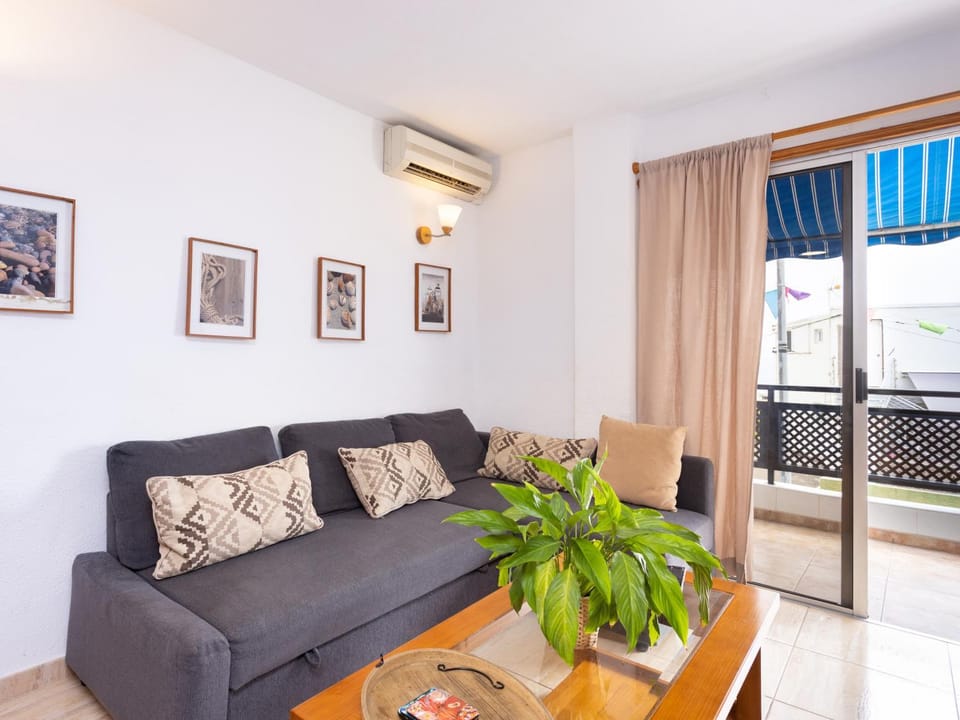 Living room, air conditioner