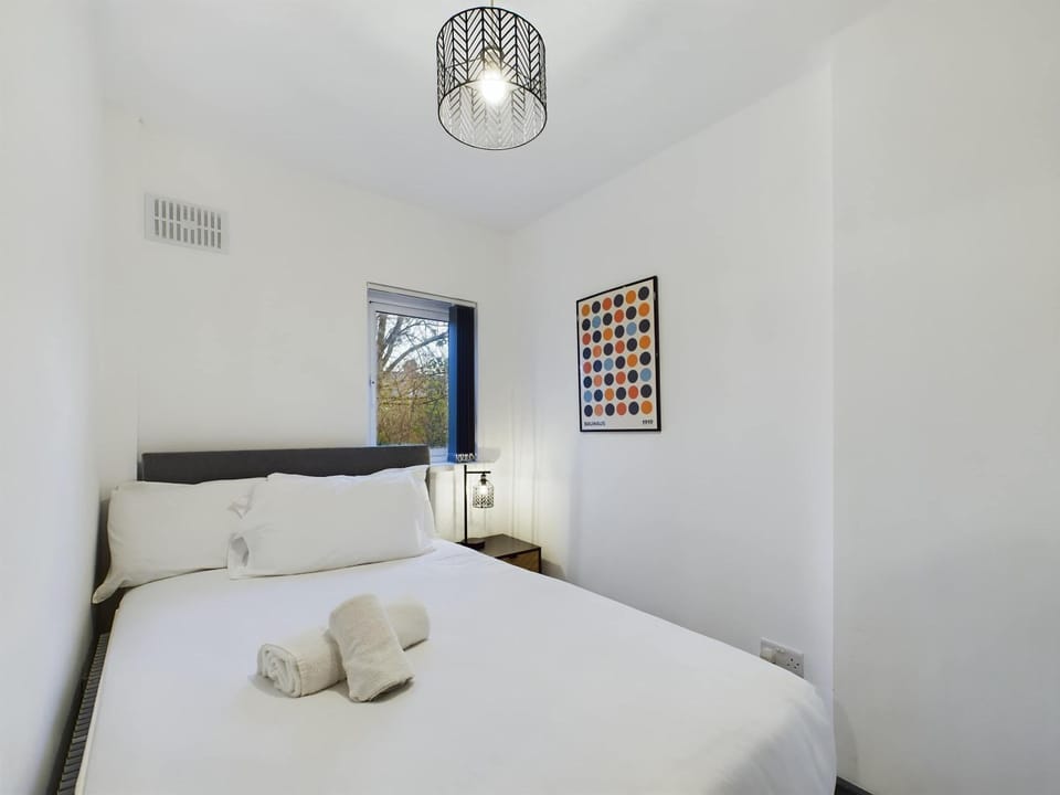 2BR Near bustling Lisburn Road Apartment in Belfast