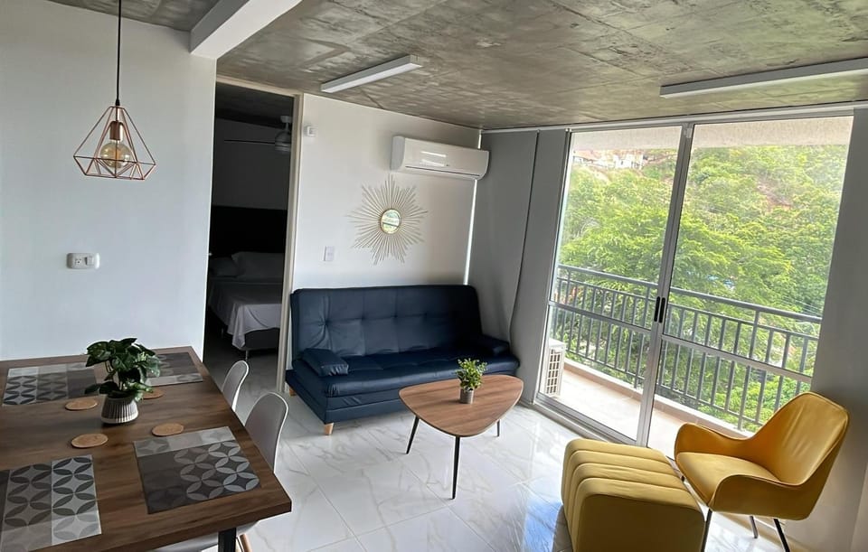 Communal lounge/ TV room, TV and multimedia, View (from property/room), Balcony/Terrace, Living room, Seating area, Dining area