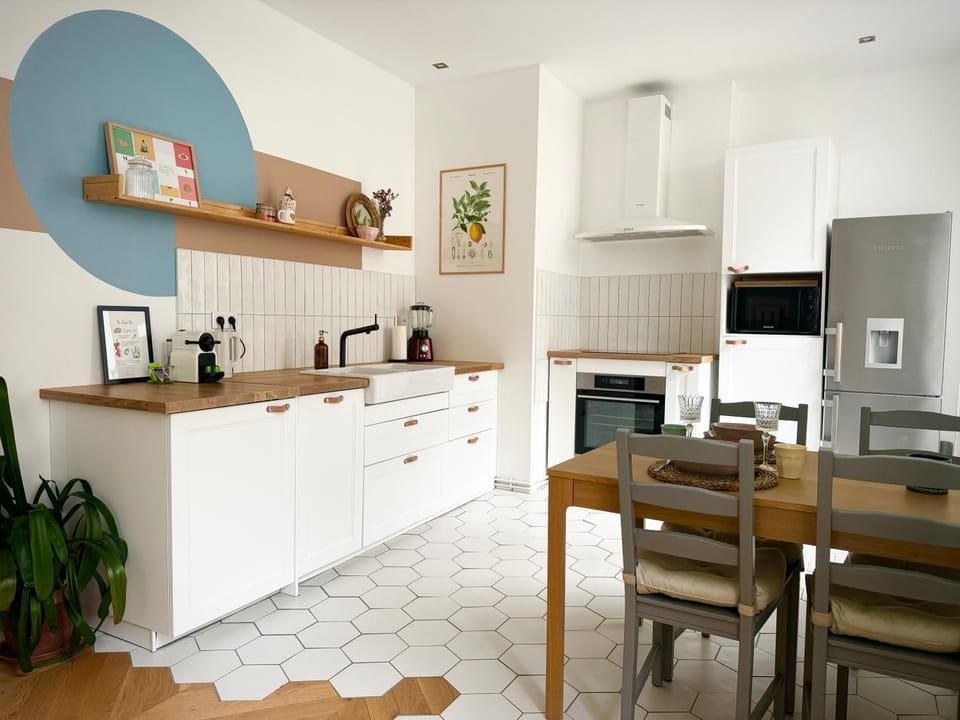 Dining area, dishwasher, microwave, oven, stove, kitchen