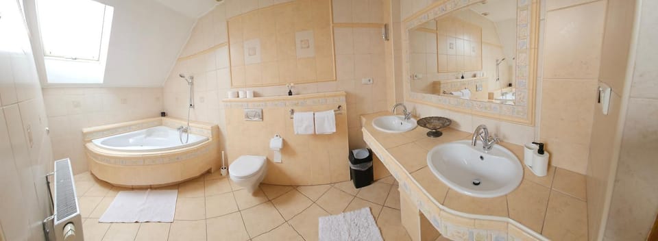Toilet, Bathroom, Bath