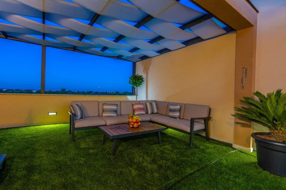 Garden, Balcony/Terrace