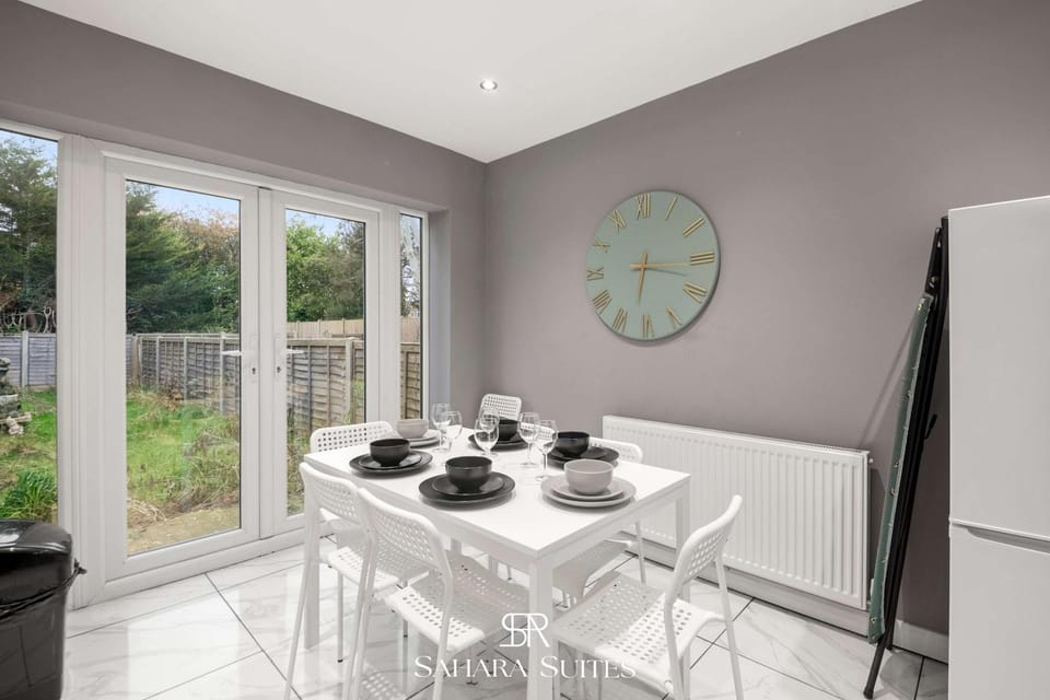 Patio, Dining area