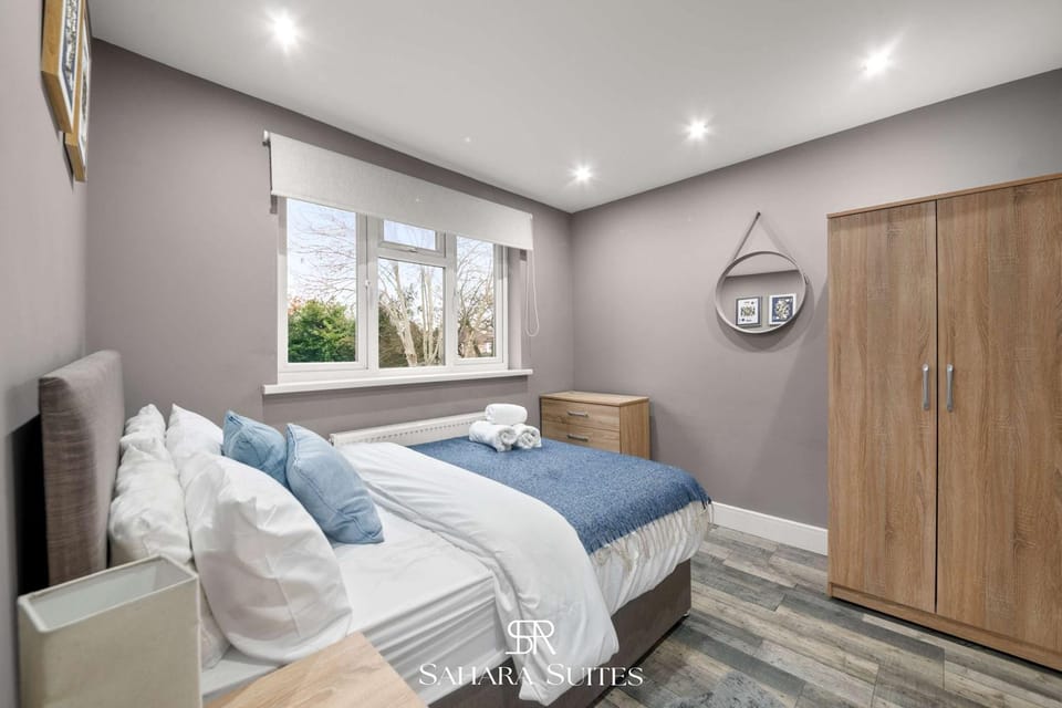 Bed, Photo of the whole room, Bedroom, wardrobe