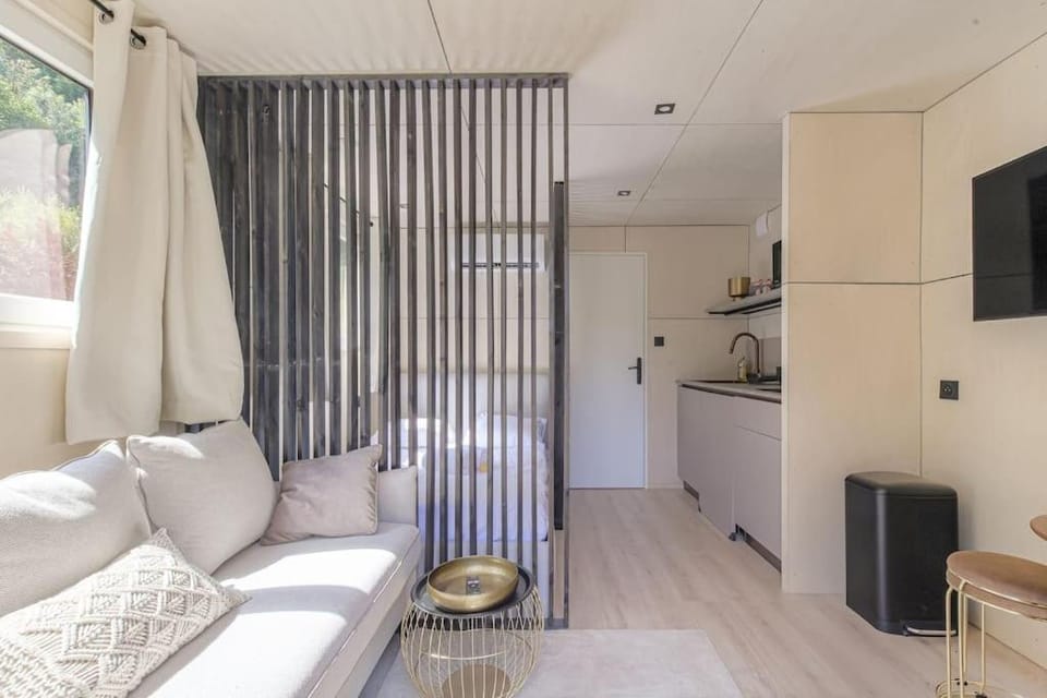 Tiny-house atypique, 4 personnes, Saint-Didier Apartment in Lyon