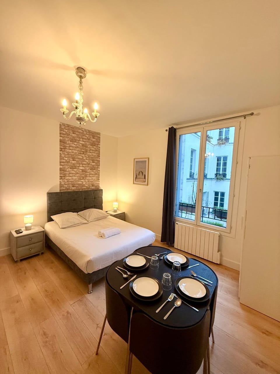 Bed, Photo of the whole room