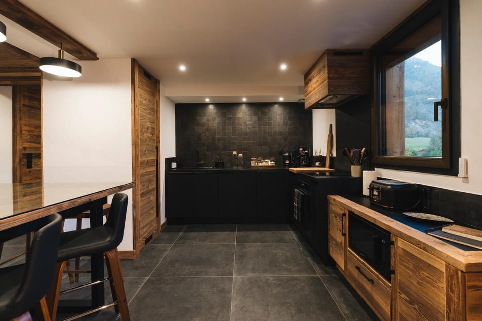 Kitchen or kitchenette, Living room