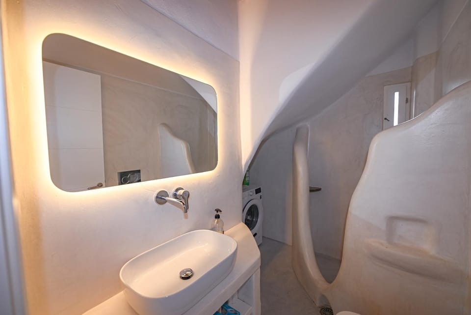 Shower, Toilet, Bathroom, washing machine