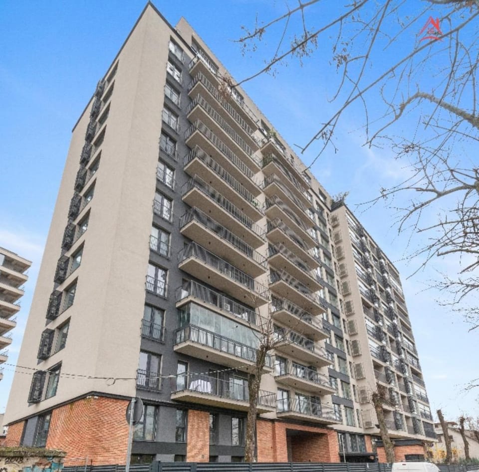 Property building, Day, City view
