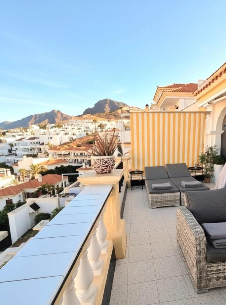 View (from property/room), Balcony/Terrace, Seating area, Mountain view