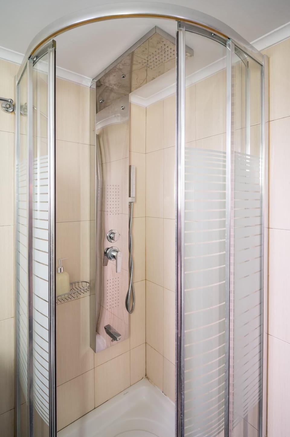 Shower, Hot Tub, Bathroom